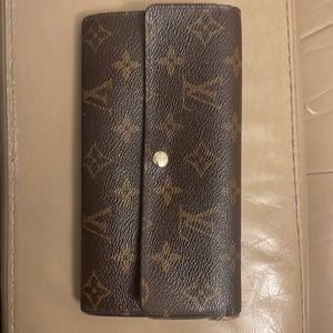 LV sara wallet